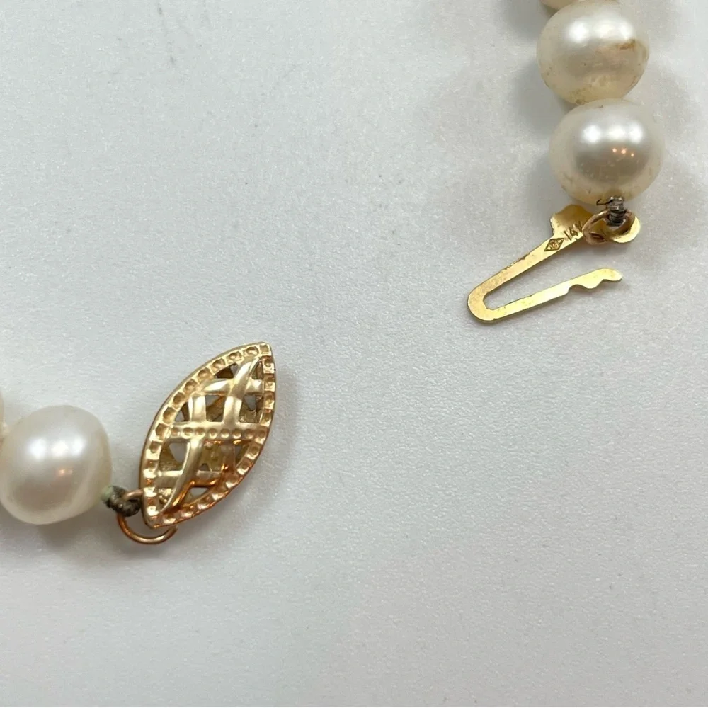 14K Gold Vintage Culture Freshwater Pearls Knotted Necklace Statement Elegant
